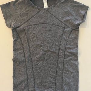 Ivivva size 12 workout shirt